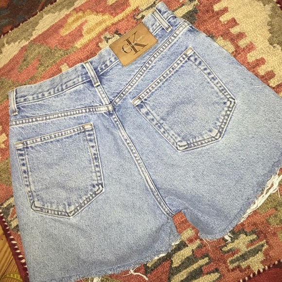 Calvin Klein Vintage Shorts - Picture 3 of 6